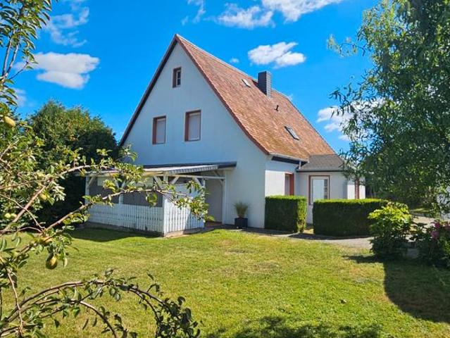 Einfamilienhaus mit Nebengebäude, bezugsfertig