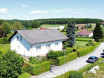 Einfamilienhaus mit Ausbaupotenzial, wo die Sonne einzieht und die Rosen blühen