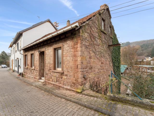 Einfamilienhaus mit Ausbaupotenzial & Garten | Provisionsfrei!