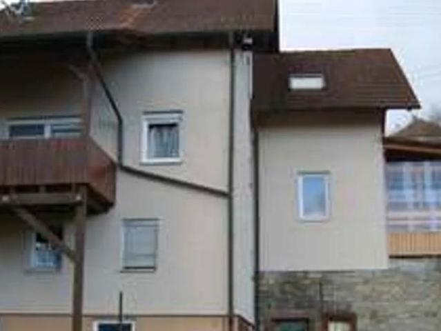 Einfamilienhaus mit Ausbaureserve und Gewölbekeller