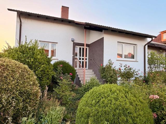 Einfamilienhaus mit ausgebautem Souterrain und schönem Garten