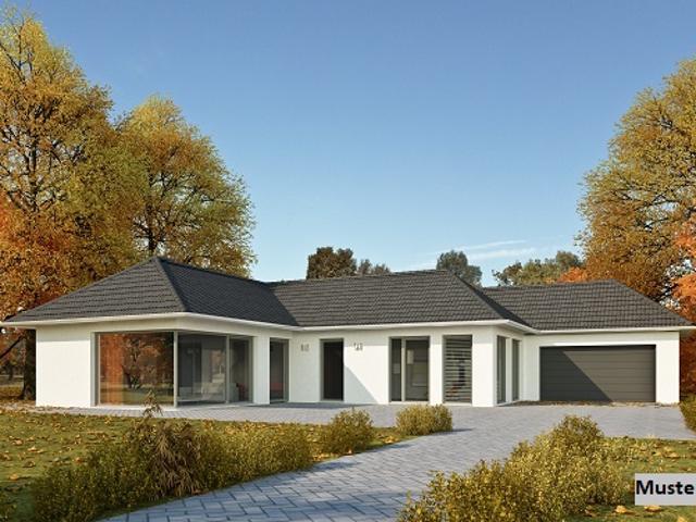 Einfamilienhaus mit Anbau auf weitläufigem Grundstück