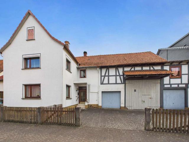 Einfamilienhaus mit angrenzender Scheune und Garten in Wildeck Obersuhl