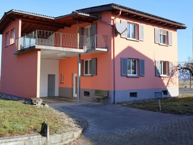 Einfamilienhaus mit Bachanstoss