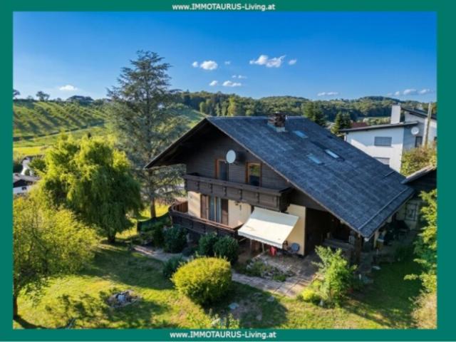 Einfamilienhaus mit Charme auf rund 2.350 m² im südoststeirischen Hügelland – Dachgeschoss ausbaufähig zur zweiten oder erweiterten Wohneinheit!