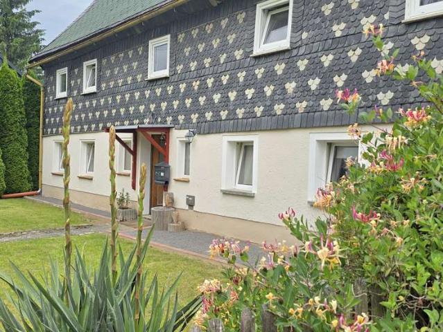 Einfamilienhaus mit Doppelgarage in idyllischer Lage