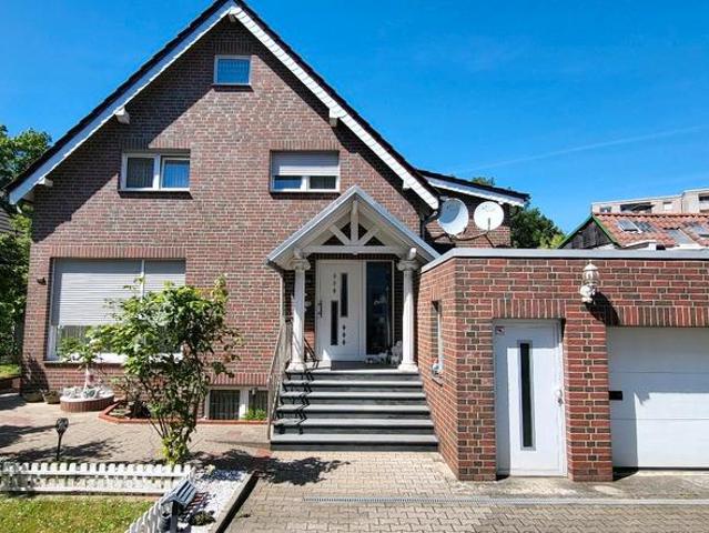 Einfamilienhaus mit Doppelgarage, Provisionsfrei