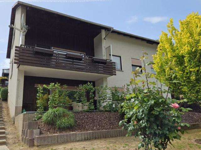 Einfamilienhaus mit Einlieger und Ferienwohnung – Blick auf Wald