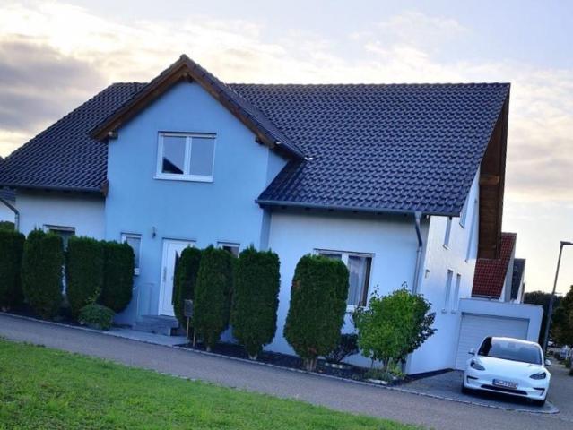 Einfamilienhaus mit Einliegerwohnung