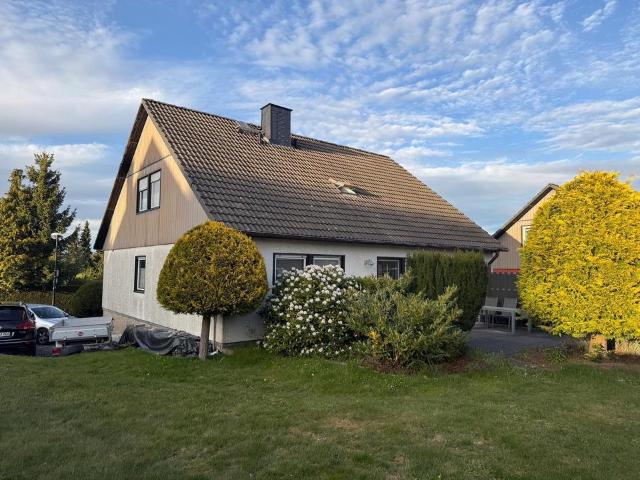Einfamilienhaus mit Einliegerwohnung