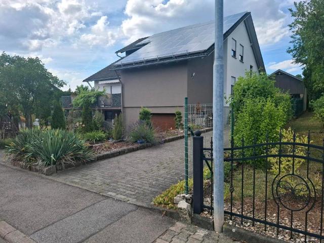 Einfamilienhaus mit Einliegerwohnung