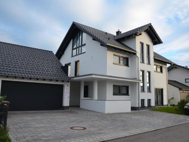 Einfamilienhaus mit Einliegerwohnung