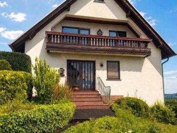 Einfamilienhaus mit Einliegerwohnung