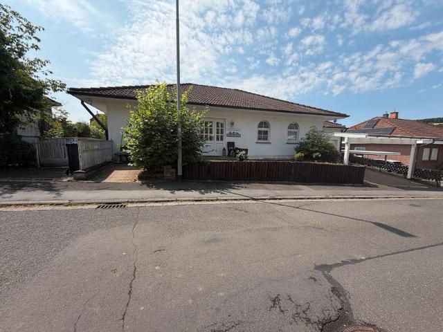 Einfamilienhaus mit Einliegerwohnung
