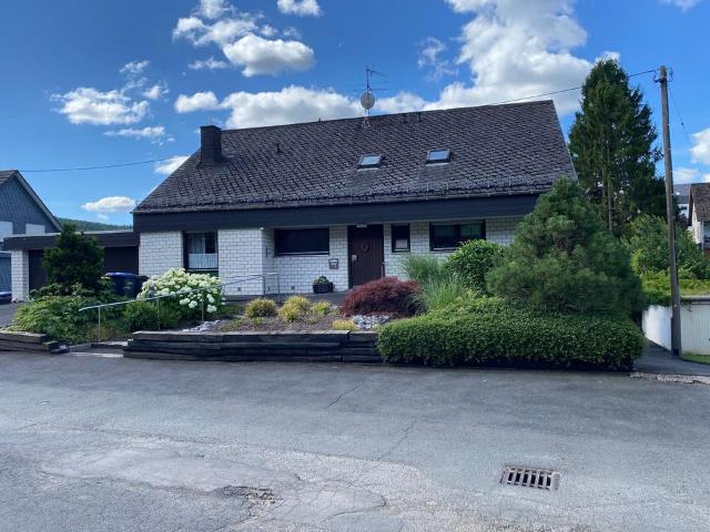 Einfamilienhaus mit Einliegerwohnung