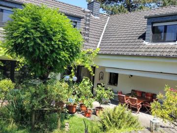 Einfamilienhaus mit Einliegerwohnung am Naturschutzgebiet