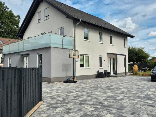 Einfamilienhaus mit Einliegerwohnung Gewerbeeinheit