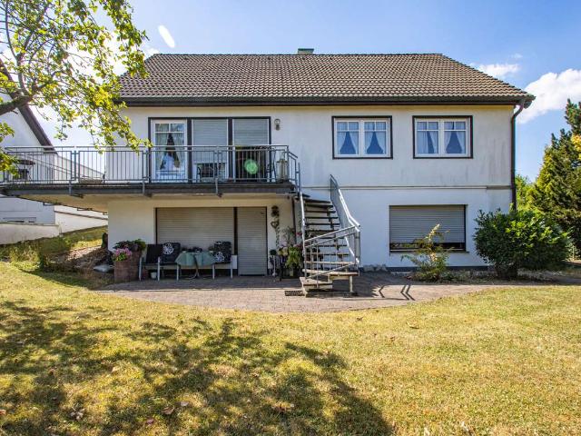 Einfamilienhaus mit Einliegerwohnung – Großzügiges Wohnen auf ca. 250 m²