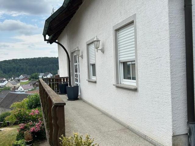Einfamilienhaus mit Einliegerwohnung & Fernblick in DaunEifel