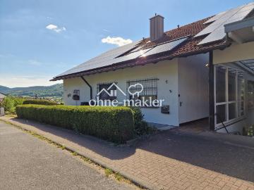Einfamilienhaus mit Einliegerwohnung im Untergeschoss und Doppelgarage