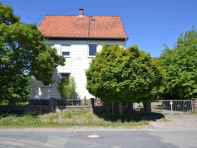 Einfamilienhaus mit Einliegerwohnung in 37627 Wangelnstedt!