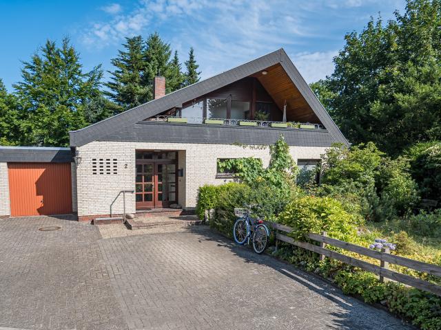 Einfamilienhaus mit Einliegerwohnung in attraktiver Wohnlage