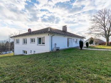 Einfamilienhaus mit Einliegerwohnung in begehrter Wohnlage in Neuenstein