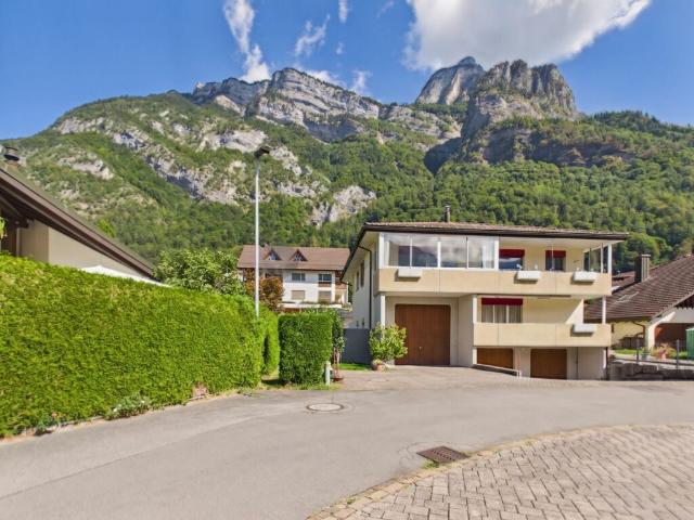 Einfamilienhaus mit Einliegerwohnung in Heiligkreuz Mels