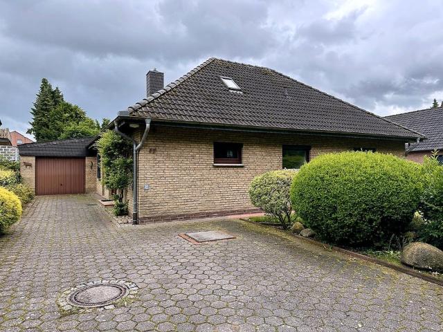 Einfamilienhaus mit Einliegerwohnung in Schwanewede, von privat