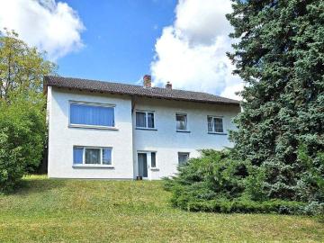 Einfamilienhaus mit Einliegerwohnung in ruhiger Lage zu verkaufen