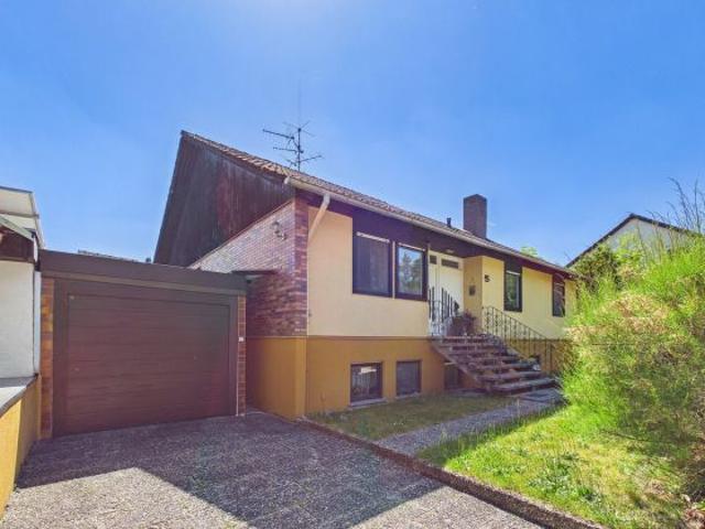 Einfamilienhaus mit tollem Garten und Einliegerwohnung