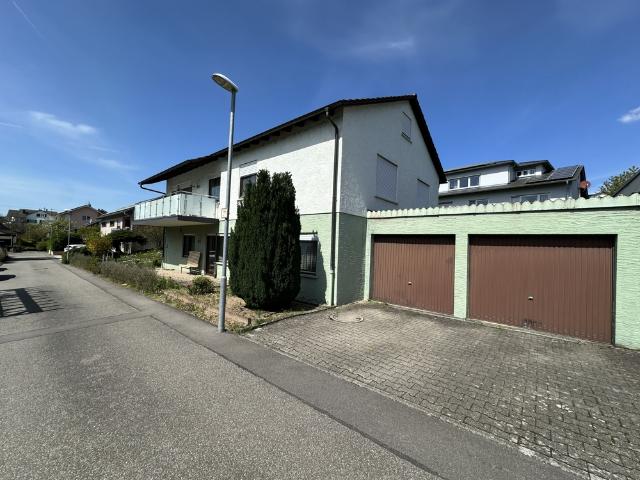 Einfamilienhaus mit Einliegerwohnung in ruhiger Lage