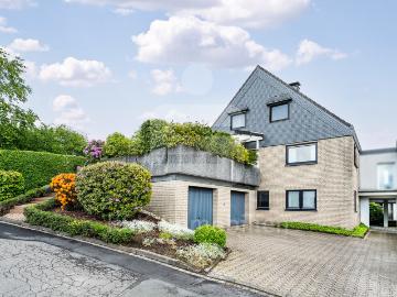 Einfamilienhaus mit Einliegerwohnung in Wipperfürth!