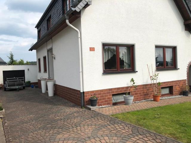 Einfamilienhaus mit Einliegerwohnung Ohne Makler