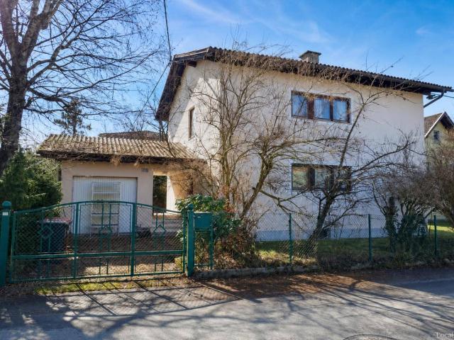 Einfamilienhaus mit Einliegerwohnung und Garage