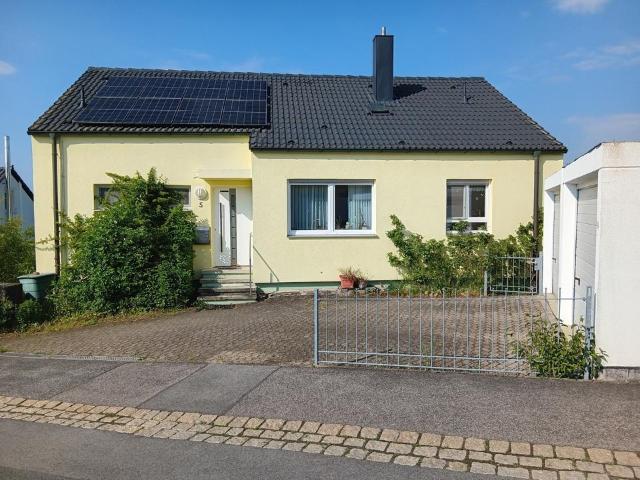 Einfamilienhaus mit Einliegerwohnung von privat zu verkaufen