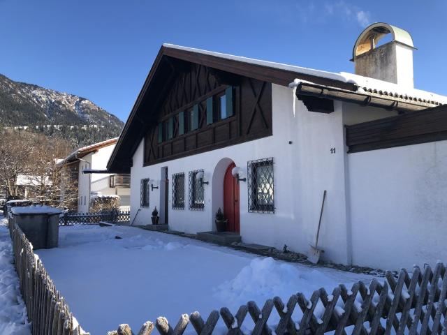 Einfamilienhaus mit Einliegerwohnungen