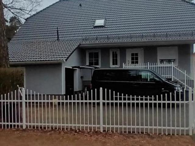 Einfamilienhaus mit ELW und Souterrain Bj.2000 provisionsfrei