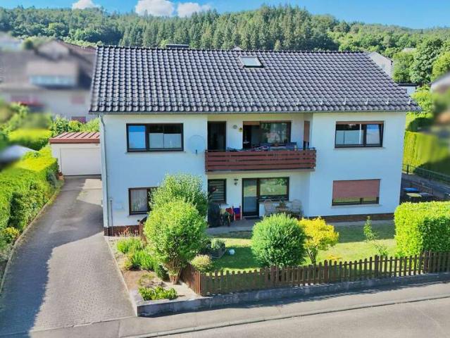 Einfamilienhaus mit ELW in Herborn OT mit Garten, Terrasse und Garage