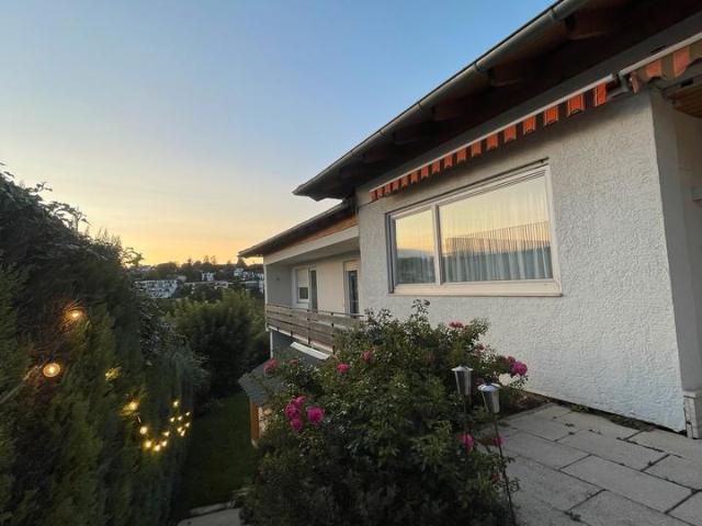 Einfamilienhaus mit ELW in ruhiger, zentraler Aussichtslage