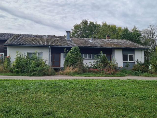 Einfamilienhaus mit ELW mit 157 m² viel Fläche, ideal für Pferdehalter