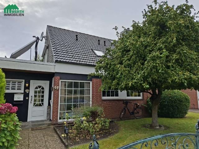 Einfamilienhaus mit flexibler Aufteilung, großem Potenzial, Garage und schönem Garten