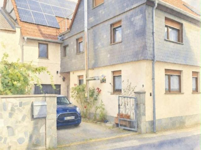 Einfamilienhaus mit Freisitz, Garage und ausbaubarem Nebengebäude OT Staden