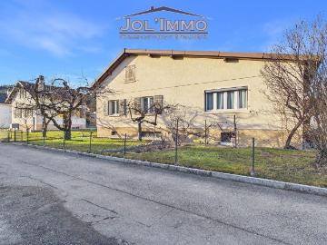 Einfamilienhaus mit gutem Potenzial in ruhiger Lage in Courrendlin