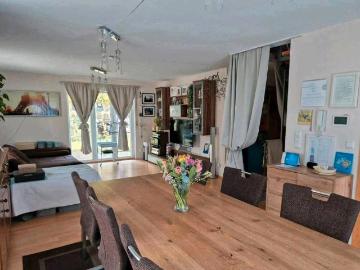 Einfamilienhaus mit Garage