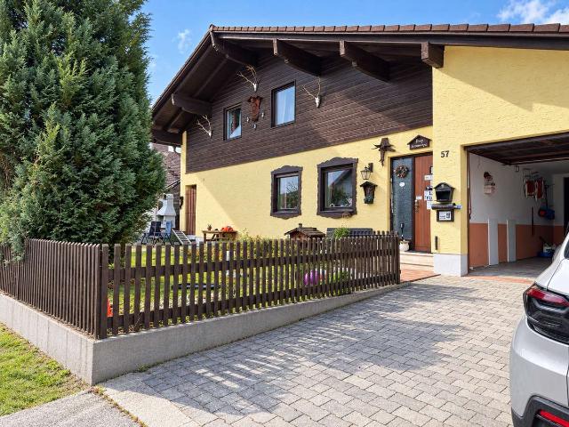 Einfamilienhaus mit Garage und Carport in Garching a. d. Alz