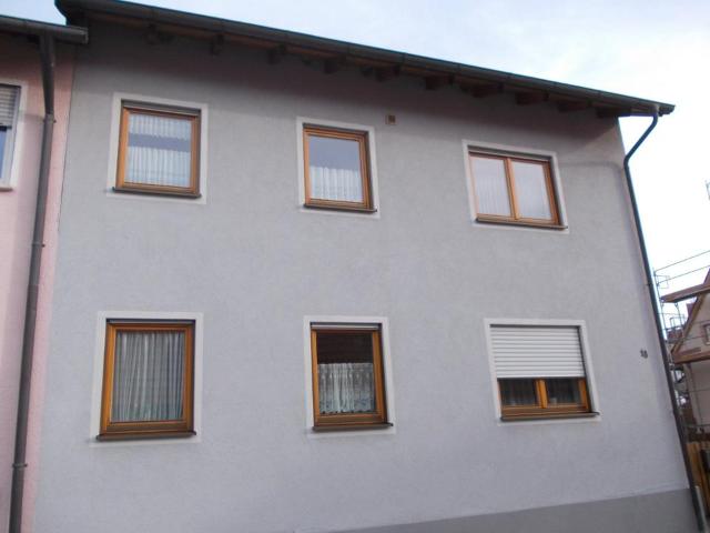 Einfamilienhaus mit Garage und Hofraum