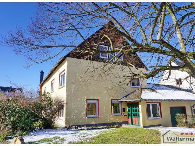 Einfamilienhaus mit Garage und mehr..