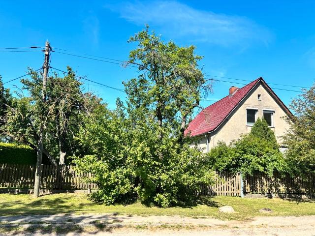 Einfamilienhaus mit Garage,Carport und Scheune