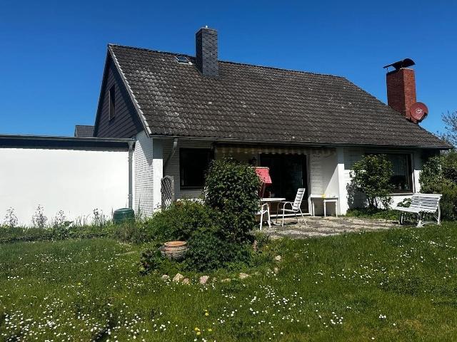 Einfamilienhaus mit Garage in Altenkrempe